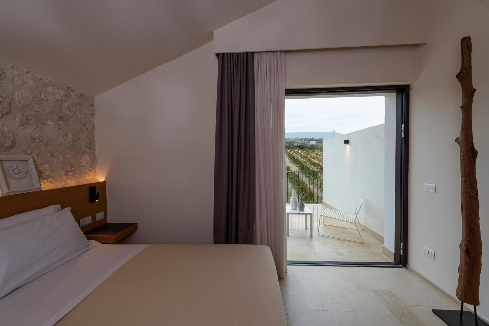 Borgo Giallonardo Wine Relais Реальмонте Экстерьер фото