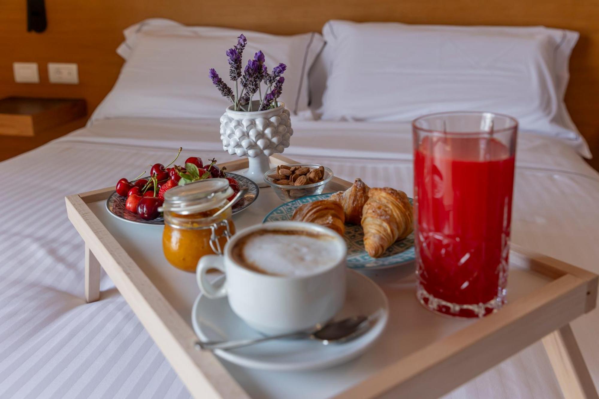 Borgo Giallonardo Wine Relais Реальмонте Экстерьер фото