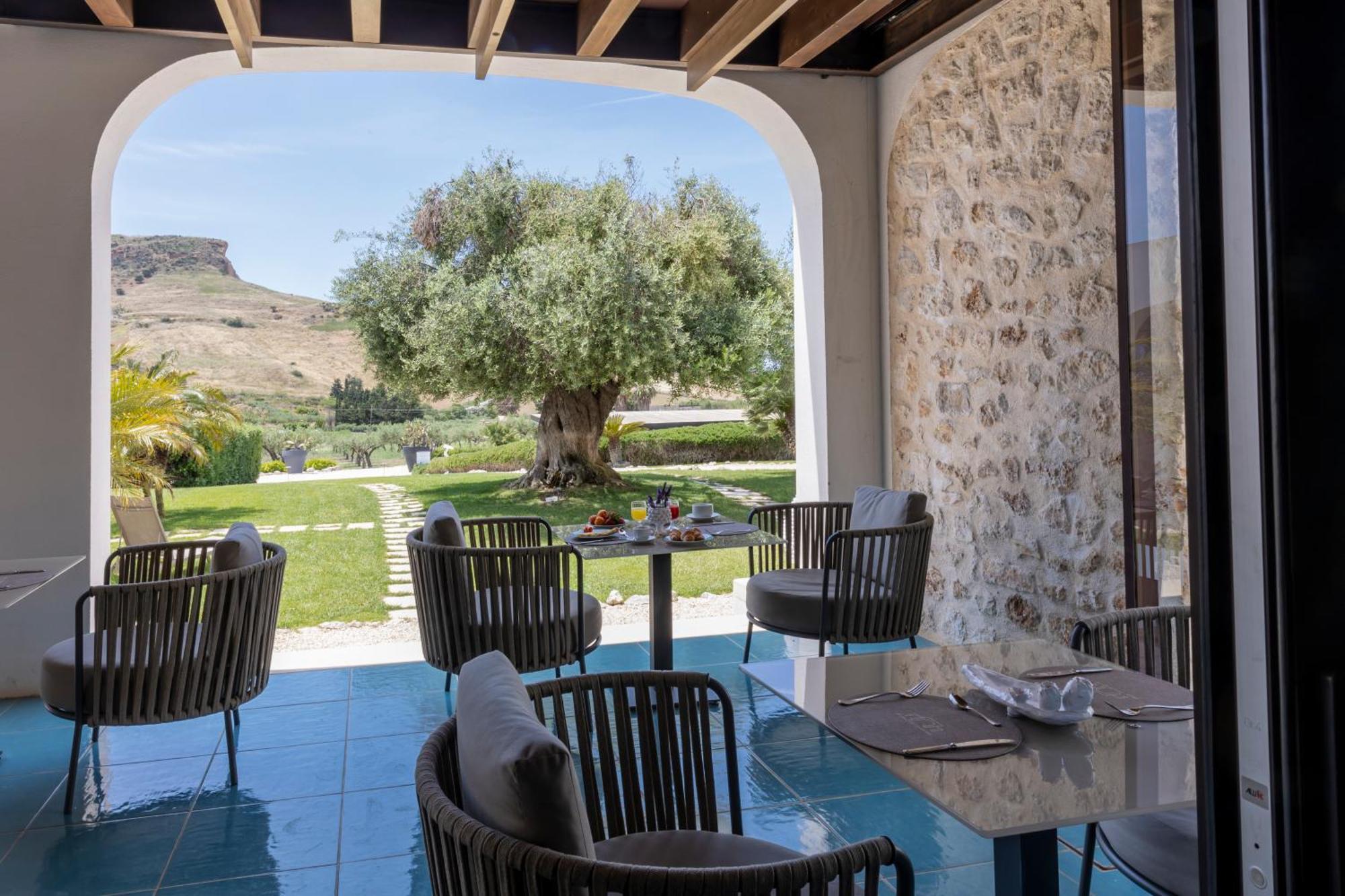 Borgo Giallonardo Wine Relais Реальмонте Экстерьер фото